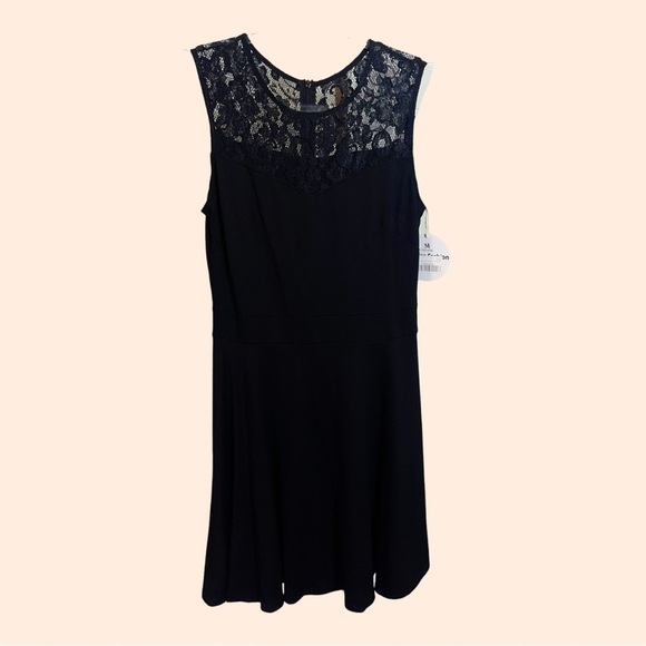 Women's A-Line Pleated Sleeveless Little Cocktail Party Dress with Floral Lace - Picture 4 of 7